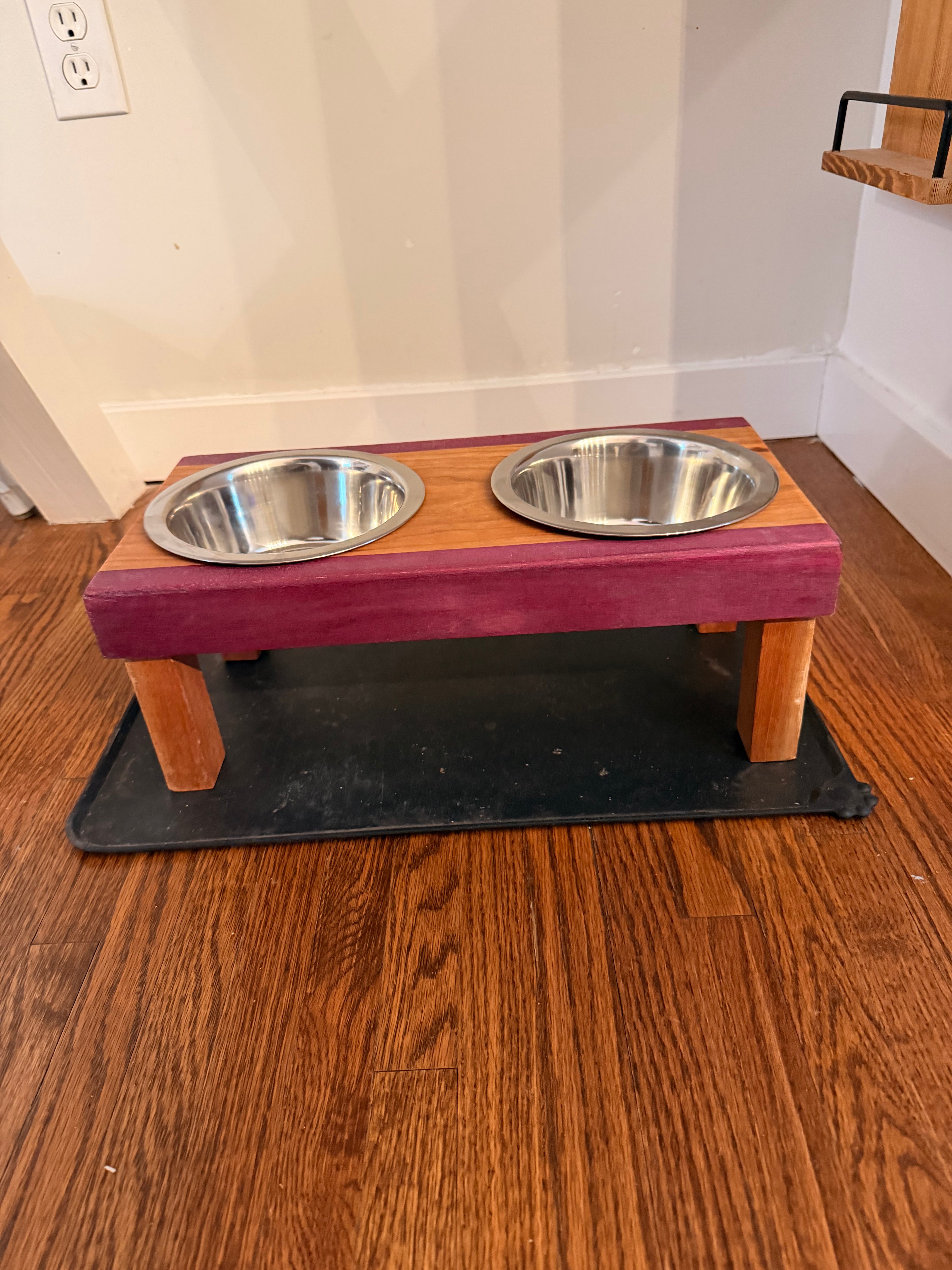Standing Dog Dish