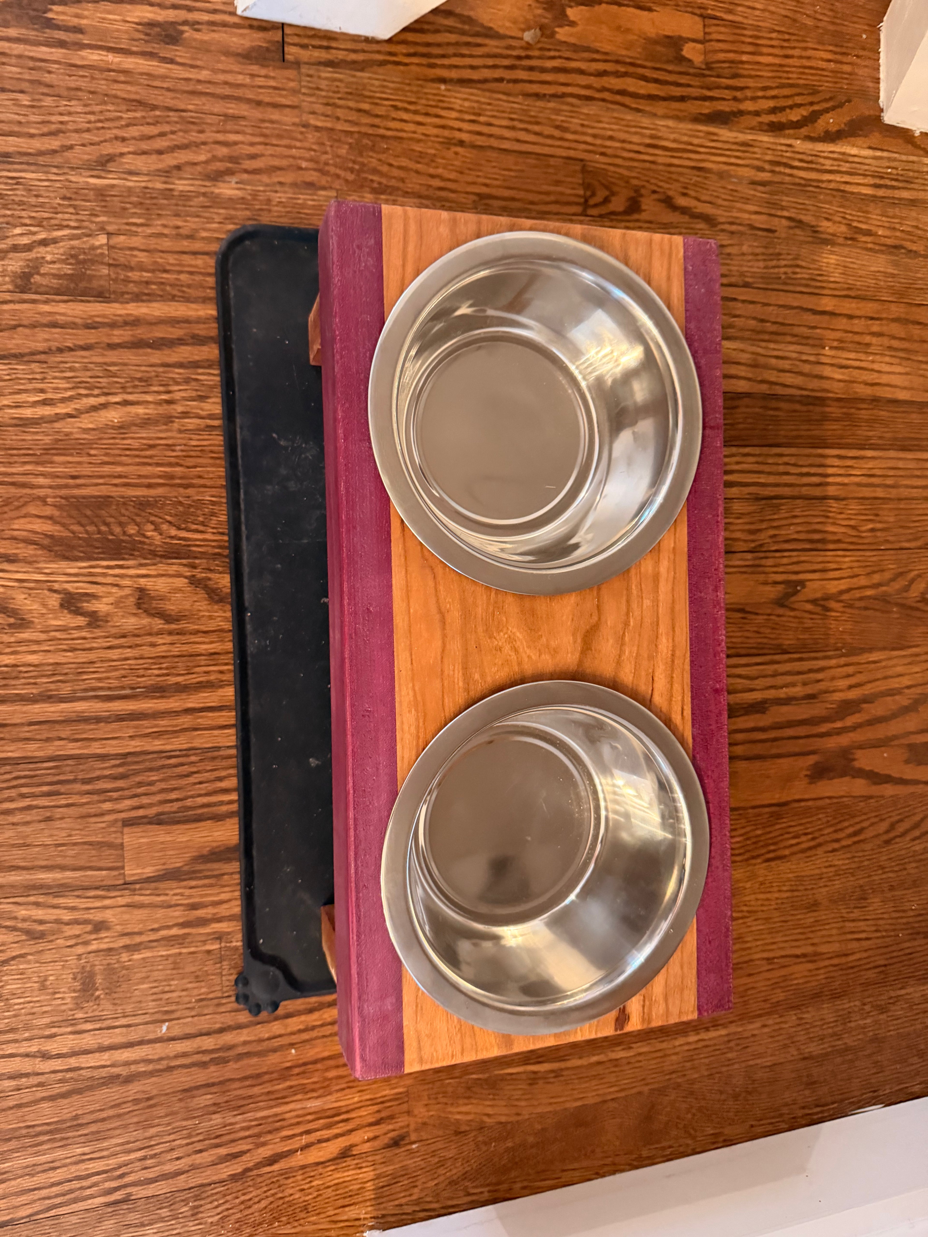 Standing Dog Dish